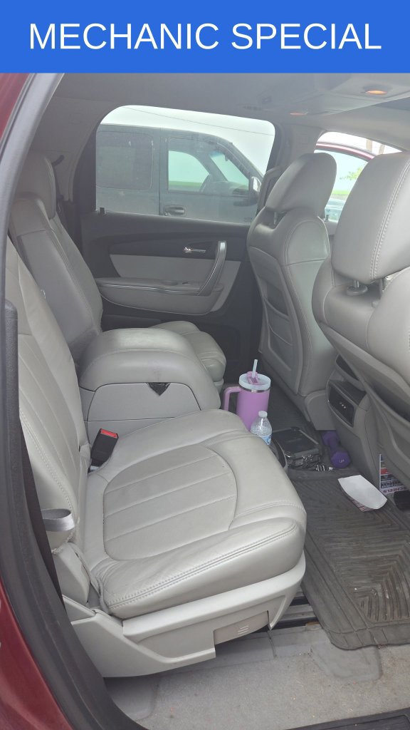 Used 2009 GMC Acadia SLT w/ Technology Package AWD/4WD image 2
