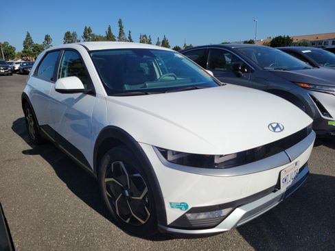 Used 2024 Hyundai Ioniq 5 SEL RWD image 2
