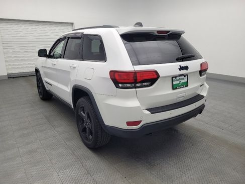 Used 2018 Jeep Grand Cherokee Laredo image 5