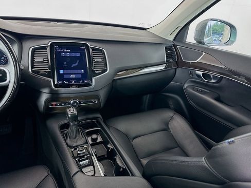 Used 2017 Volvo XC90 T5 Momentum w/ Vision Package FWD image 23