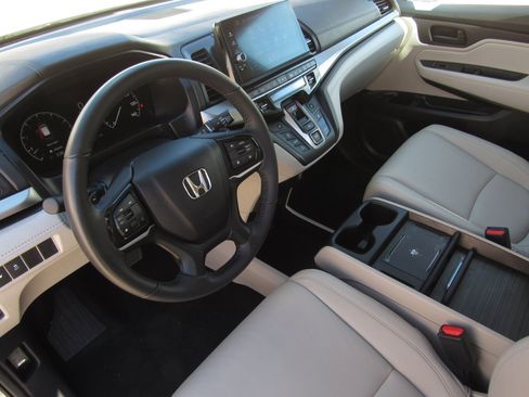 Used 2025 Honda Odyssey EX-L image 19