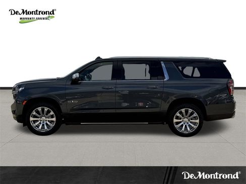 Used 2021 Chevrolet Suburban Premier w/ Premium Package image 8