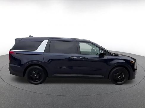 Used 2026 Kia Carnival FWD image 16