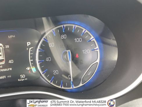 Used 2022 Chrysler Pacifica Touring-L FWD image 13
