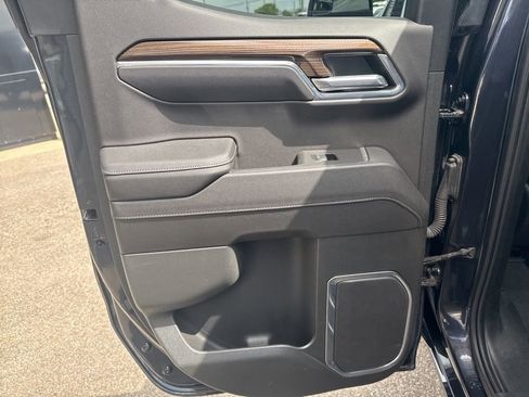 Used 2023 Chevrolet Silverado 1500 LT AWD/4WD image 10