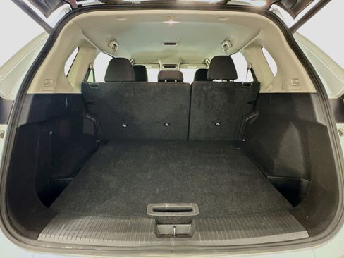 Used 2025 Nissan Rogue SV image 29