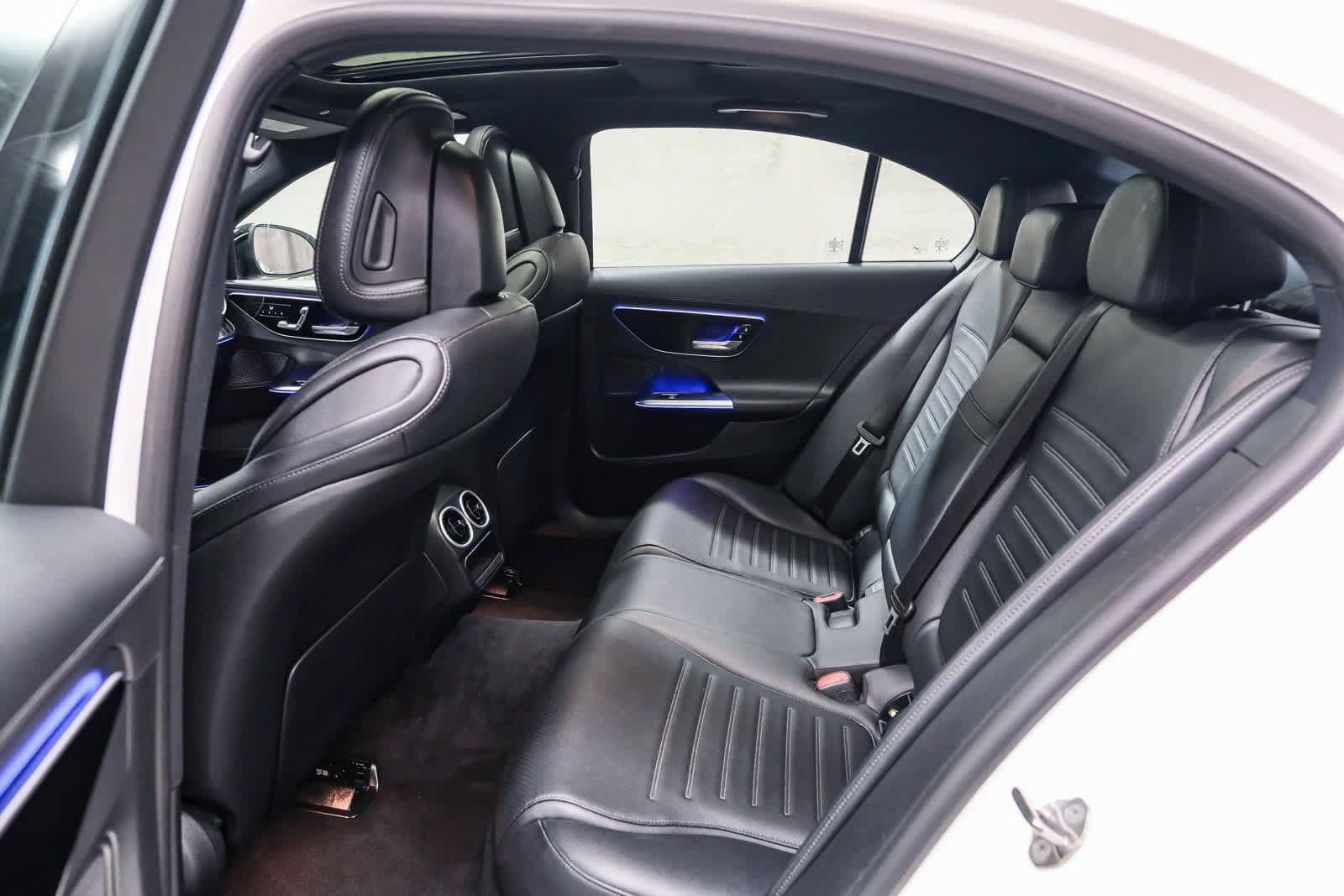 Used 2022 Mercedes-Benz C 300 Sedan image 23