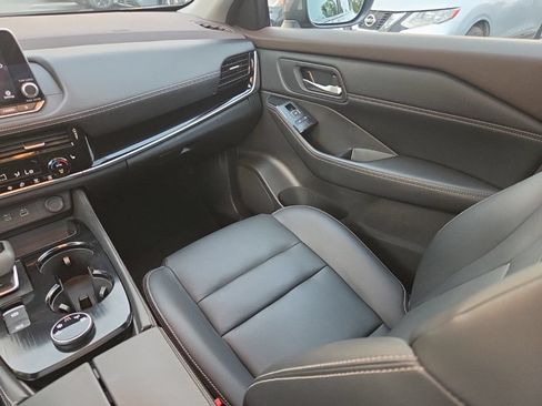 Certified 2023 Nissan Rogue SL AWD/4WD image 36