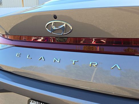 Certified 2023 Hyundai Elantra SEL w/ Convenience Package image 30