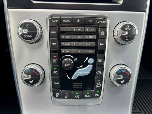 Used 2018 Volvo V60 T5 Cross Country w/ Convenience Package image 21