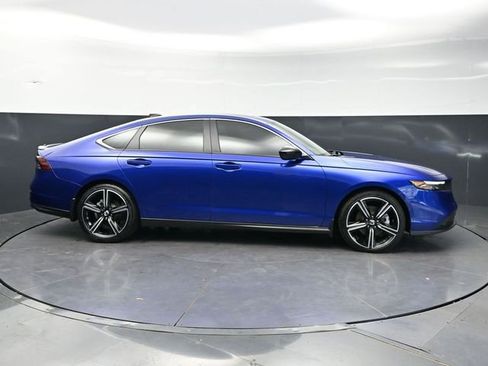 Used 2024 Honda Accord Sport image 4