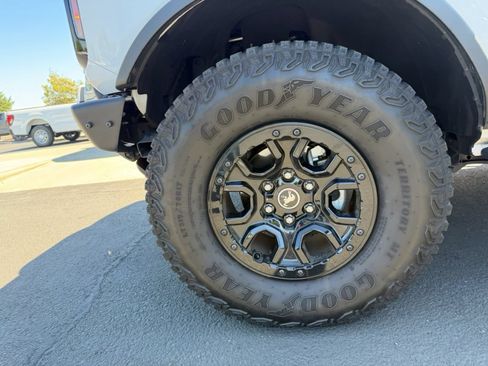 Used 2023 Ford Bronco Wildtrak AWD/4WD image 8