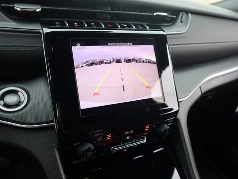 New 2025 Jeep Grand Cherokee Altitude image 6