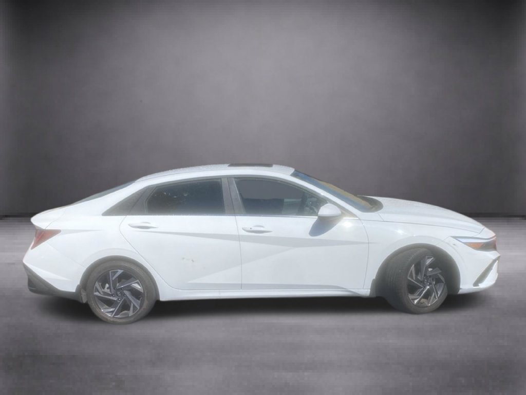 Certified 2024 Hyundai Elantra SEL w/ Convenience Package FWD image 8