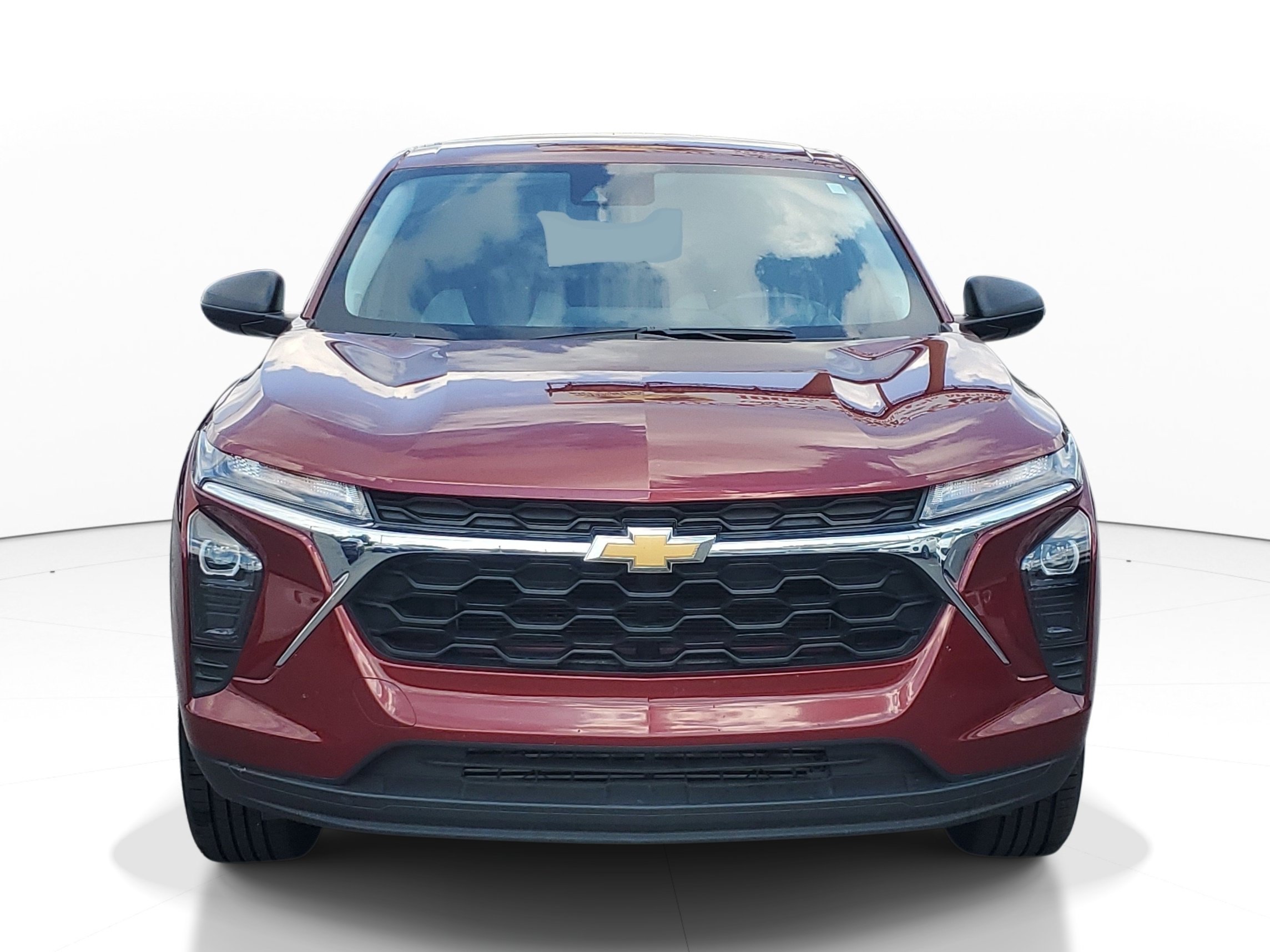 Used 2025 Chevrolet Trax LS FWD image 2