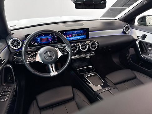 Used 2025 Mercedes-Benz CLA 250 image 22