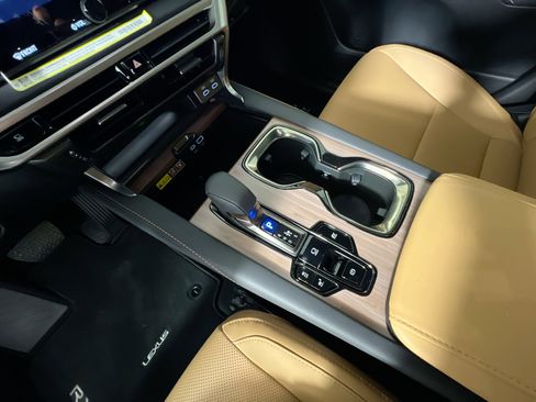 Used 2026 Lexus RX 350h w/ Convenience Package image 26