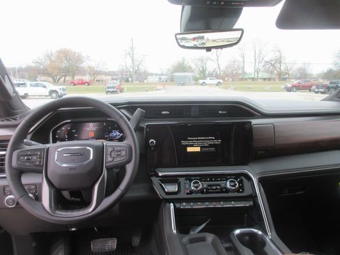 New 2026 GMC Sierra 2500 Denali Ultimate image 16