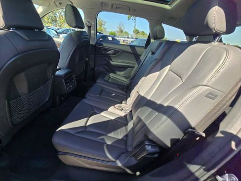 Used 2023 Audi Q7 2.0T Premium w/ Convenience Package AWD/4WD image 18