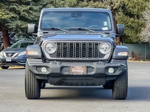 Used 2024 Jeep Wrangler Sport S image 10