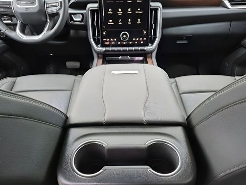 New 2026 GMC Yukon Denali w/ Sun & Power Step Package AWD/4WD image 22