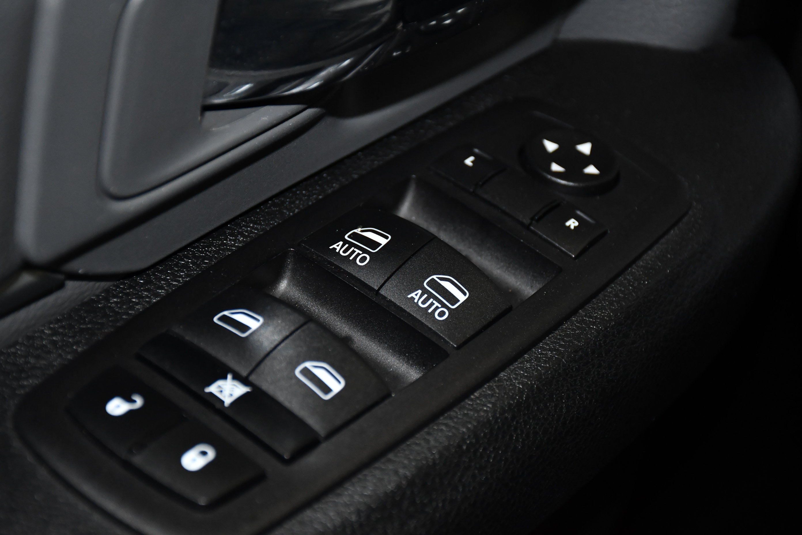 Used 2024 RAM 1500 Classic SLT AWD/4WD image 33