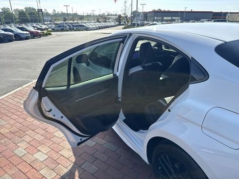 Used 2025 Toyota Camry SE w/ Convenience Package FWD image 27