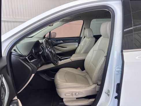 Used 2020 Buick Enclave Essence FWD image 9