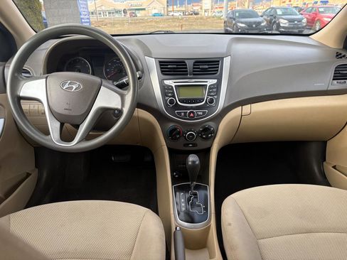 Used 2013 Hyundai Accent GLS image 9