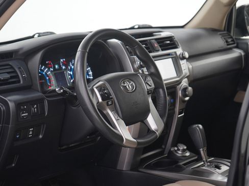 Used 2014 Toyota 4Runner SR5 Premium image 24