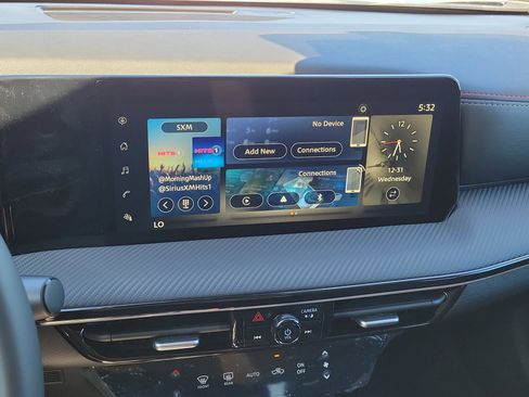 New 2025 Nissan Kicks SR image 14