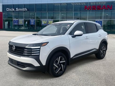 Used 2025 Nissan Kicks SV image 3