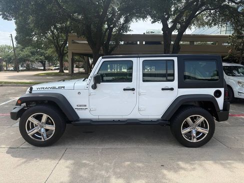 Used 2016 Jeep Wrangler Unlimited Sport w/ Connectivity Group AWD/4WD image 3