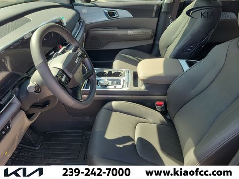 New 2027 Kia Carnival SX FWD image 21
