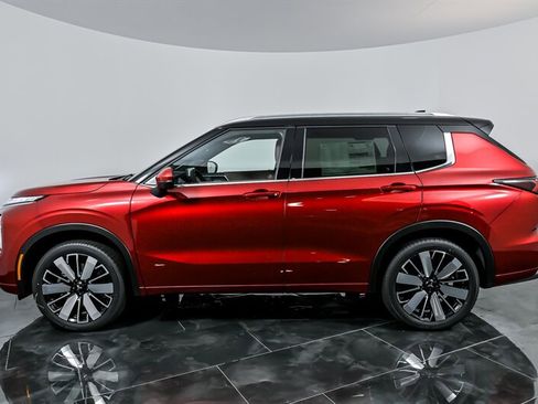 New 2025 Mitsubishi Outlander SE image 6