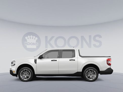 Used 2024 Ford Maverick XLT image 2