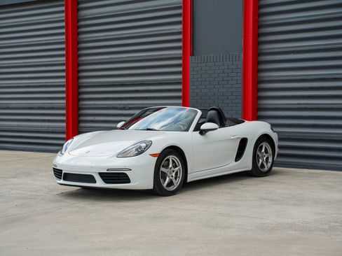 Used 2019 Porsche 718 Boxster RWD image 1