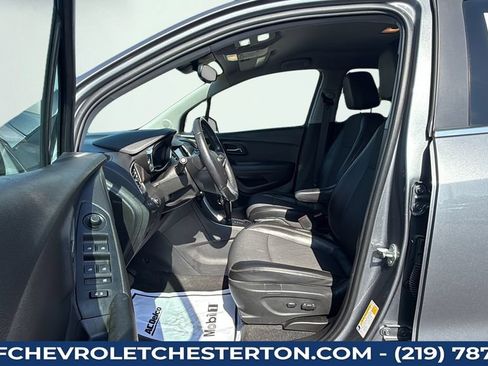 Used 2020 Chevrolet Trax LT w/ LT Convenience Package AWD/4WD image 20