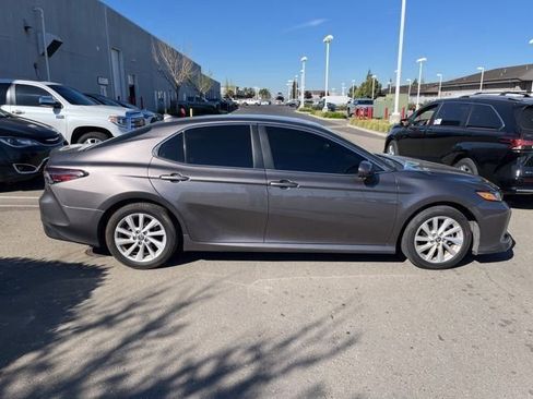 Used 2024 Toyota Camry LE image 4