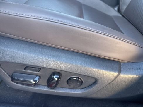 Used 2025 Lexus RX 450h AWD w/ Luxury Package image 13