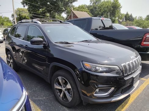Used 2019 Jeep Cherokee Limited AWD/4WD image 5