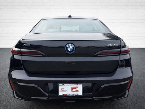 Used 2025 BMW 750e xDrive image 5