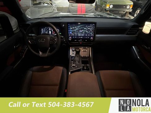 Used 2025 Lexus GX 550 w/ Cold Area Package AWD/4WD image 23