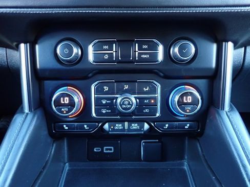 Used 2022 Chevrolet Suburban LT AWD/4WD image 20