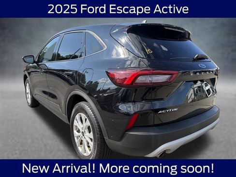 Used 2025 Ford Escape Active AWD/4WD image 3