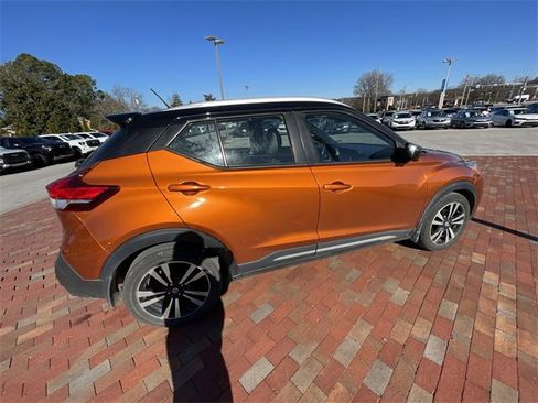Used 2020 Nissan Kicks SR w/ SR Premium Package image 24