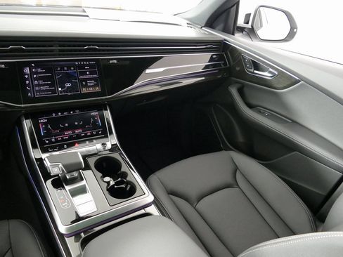 New 2026 Audi Q8 Premium Plus image 22