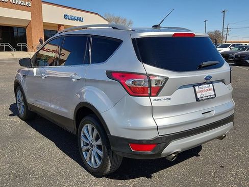 Used 2017 Ford Escape Titanium image 3