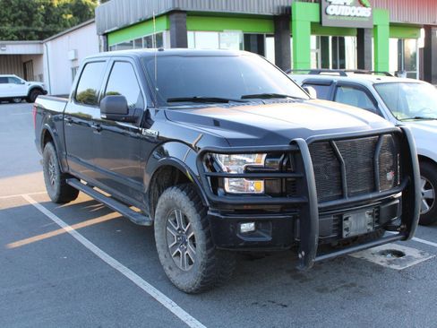 Used 2016 Ford F150 XLT w/ Equipment Group 302A Luxury AWD/4WD image 3