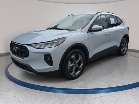 Used 2025 Ford Escape ST-Line Select AWD/4WD image 1